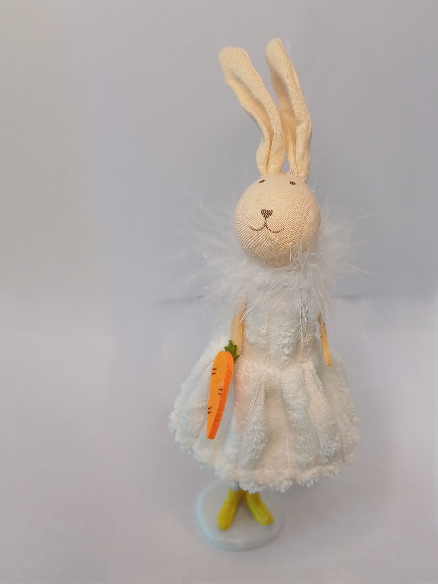 Stoff Hase mit Feder Schal in 3 Farben - H 22 cm
