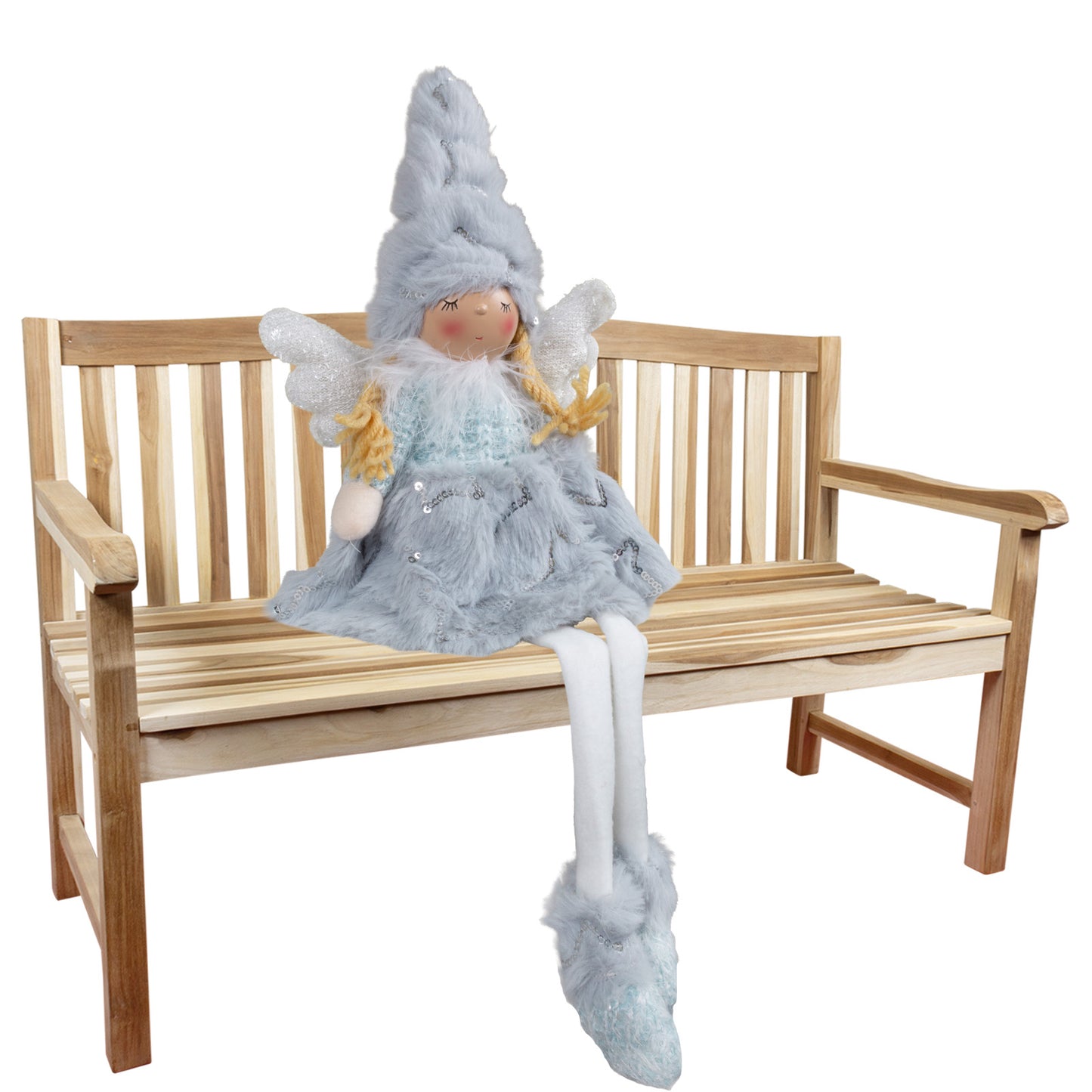 Kantenhocker Engel mit Pailletten besetztem Plüschkleid in der tollen Farbe Eisblau. Die silbernen Pailletten in Form eines Sterns finden sich auch auf den Schuhen und der Mütze. Höhe: ca. 40 cm - Material: Plüsch, Strick, Stoff, Feder, Kunststoff Farbe: eisblau, weiß, natur, silber