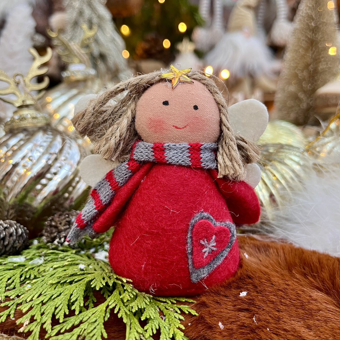 Engel mit Goldstern - rot oder grau - ca. 10 cm - S´Wichtal