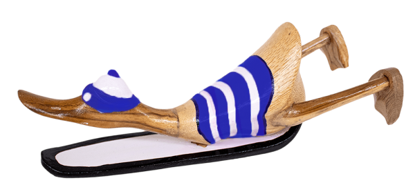 Bambusente als Surfer mit Surfbrett in den Farben blau und weiß - ca. 25 x 9 x 12cm. Wunderschöne Deko aus Bambuswurzel. Jedes Teil handgefertigt und ein Unikat. Hergestellt auf Bali