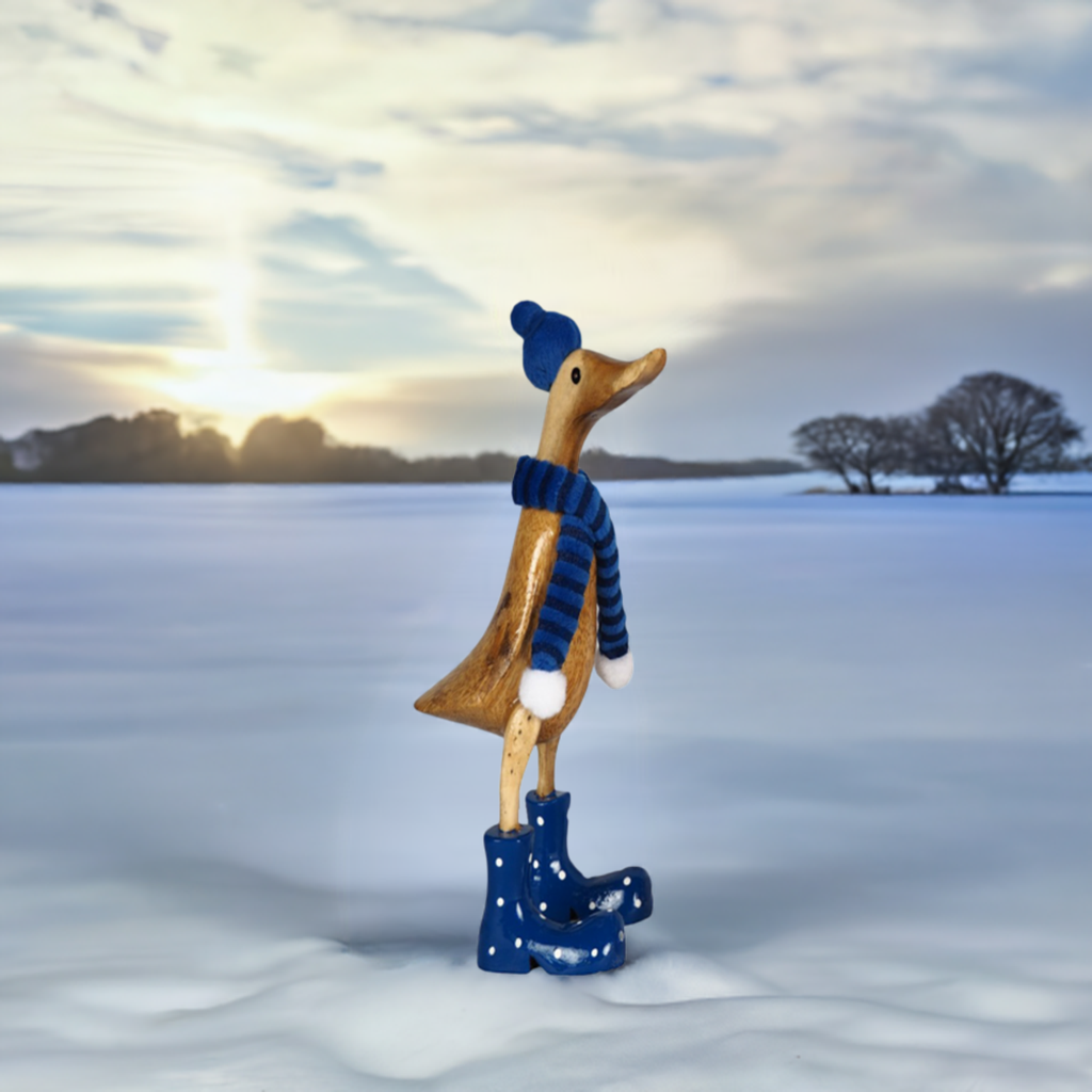 Ente mit Pudelmütze, Schal und Stiefeln blau ca. 40 cm