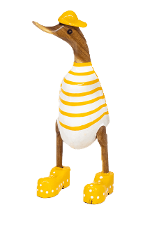 Strandente aus Bambus mit gelben Schuhen und Cap in einer Höhe von 25 cm. Wunderschöne Deko aus Bambuswurzel. Jedes Teil handgefertigt und ein Unikat. Ein Hingucker für Drinnen und Draußen