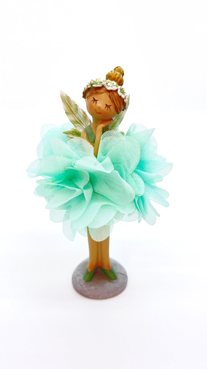 Figur - Elfe - Seidenblume - Dekoration
Höhe: ca. 11,5 cm
Material: Polyresin, Seidenblume
Farben: mint, rosa, lila