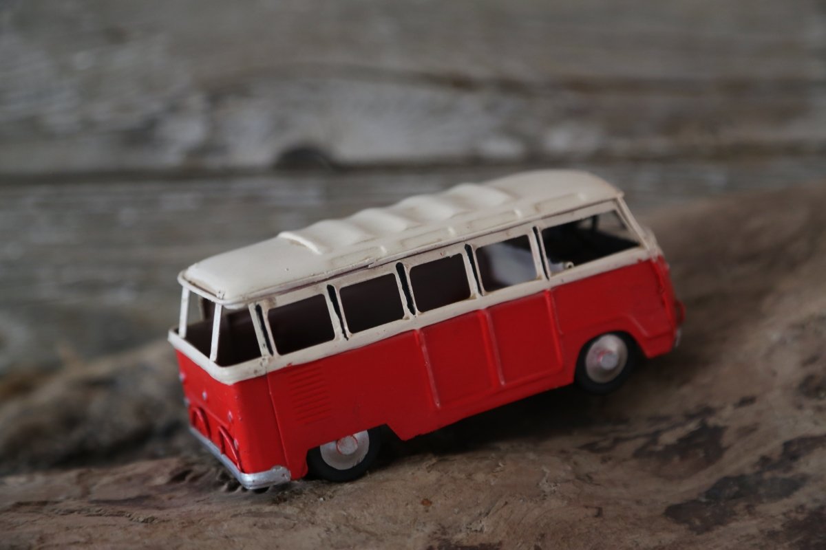 Oldtimer - VW Bulli - lizenziert - Shabby Chic - rot - Clayre & Eef - 6Y2995 - S´Wichtal - Bernd Borowicz