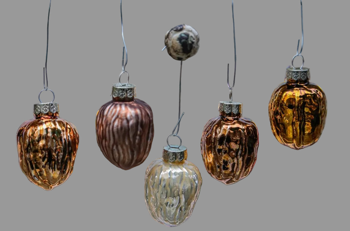 Walnuss - braun / gold - Glas - zum Hängen - 6-teiliges Set - D 3,7 cm x H 5,1 cm - S´Wichtal - Bernd Borowicz