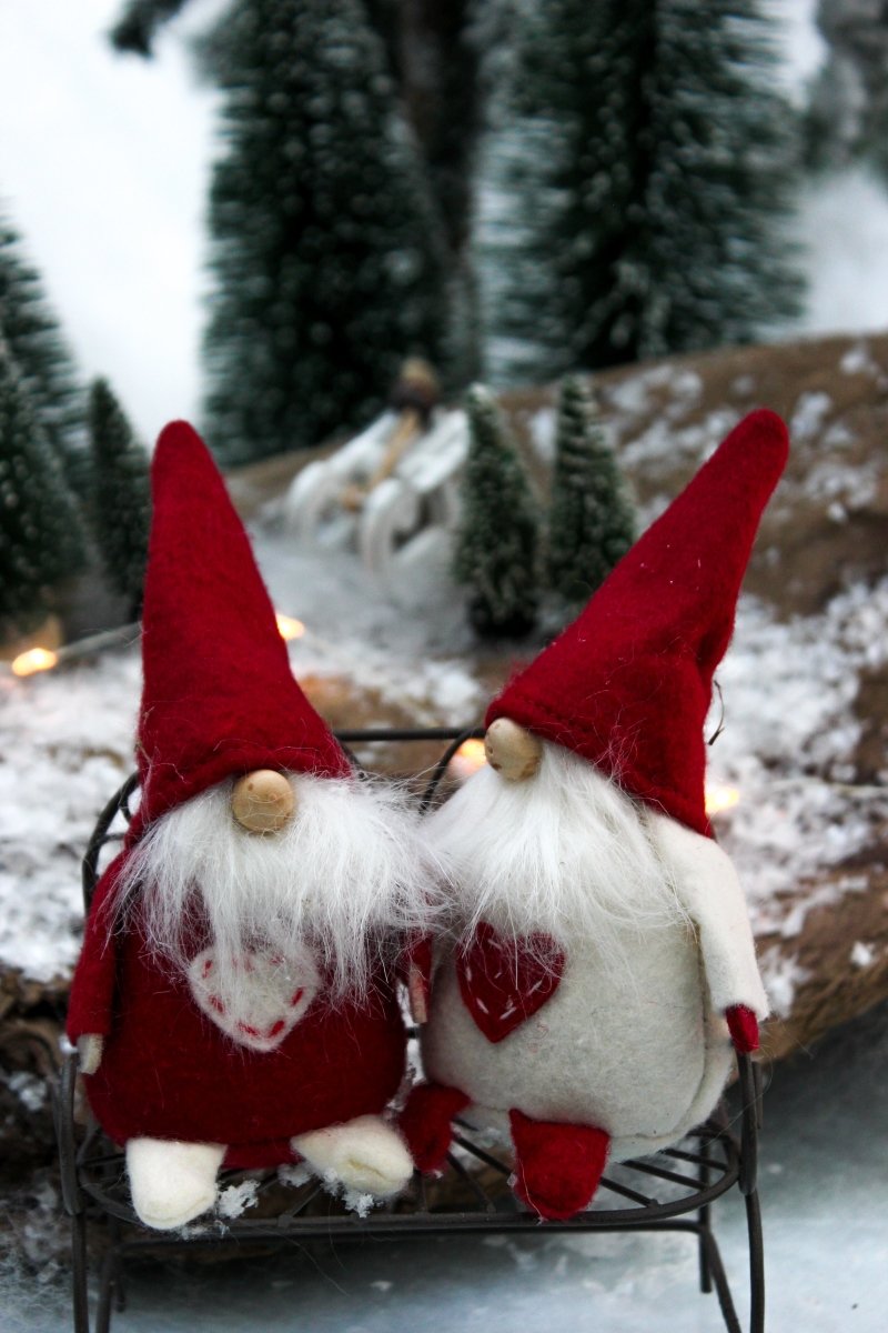 Wichtel mit Holznase - stehend - Herz - rot oder weiß - ca. 14 cm - S´Wichtal - Bernd Borowicz