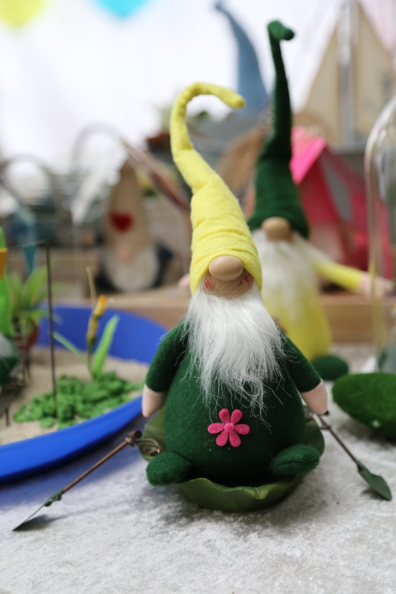 Wichtel - mit weißem Bart - Blume - gelb-grün - H 30 cm - S´Wichtal - Bernd Borowicz