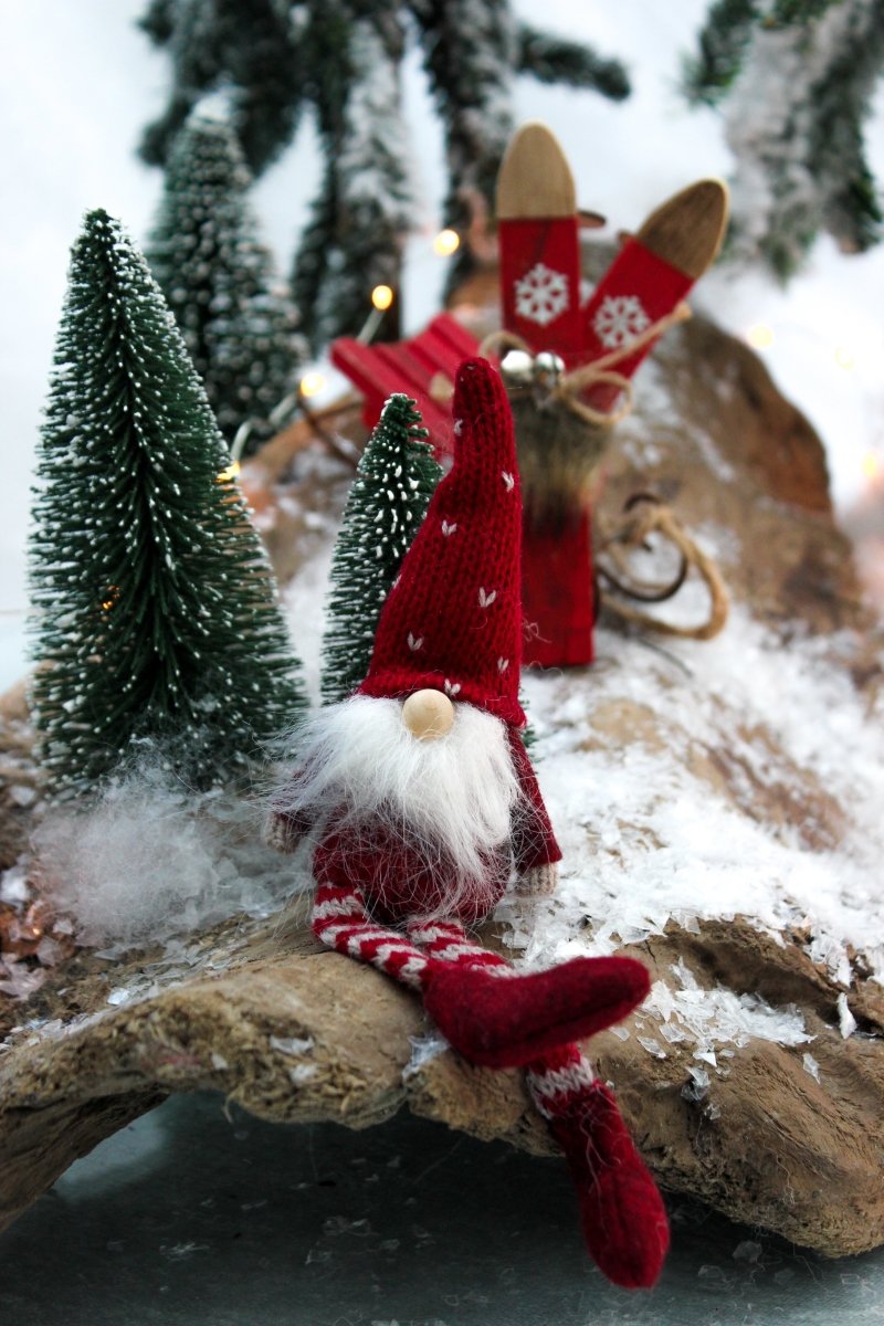 Wichtel - Schlenkerbeine - rot oder grau - ca. 17 cm - S´Wichtal - Bernd Borowicz