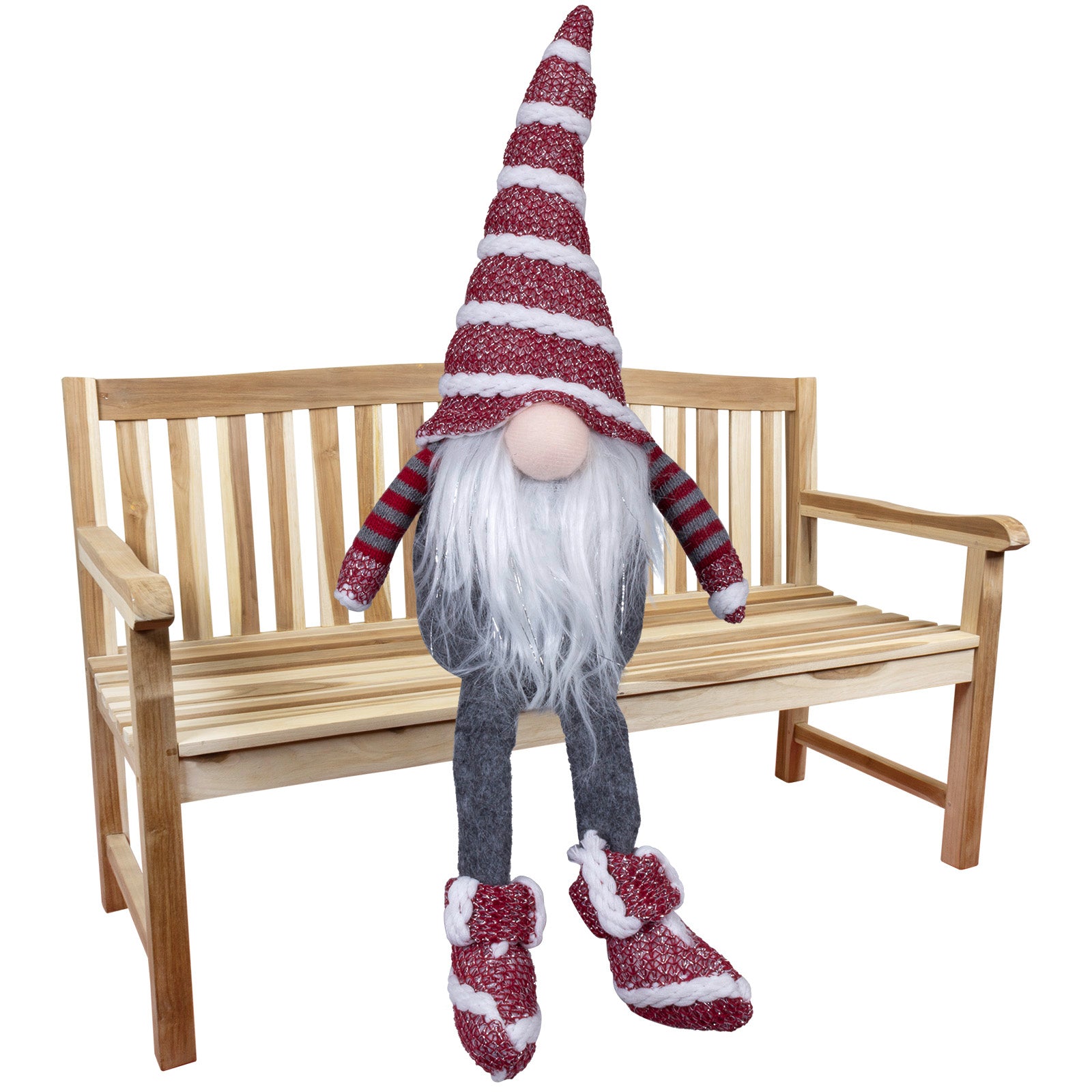 Wichtel mit weißem Fellbart und dezenten Silbersträhnen. Dieser Wichtel überzeugt mit einer tollen Farbkombination aus rot, grau und weiß. Seine geringelten Ärmchen sowie die Silbersträhnen in Bart und Mütze bilden zudem echte Highlights.
Sitzend bis zum Ende der Zipfelmütze hat er eine Größe von ca 26 cm.
Mit seinen Schlenkerbeinen kommt er auf eine Gesamtlänge von ca. 46 cm.
Höhe: ca 46 cm - Material: Strick, Stoff, Filz - Farben: rot, grau, weiß, silber