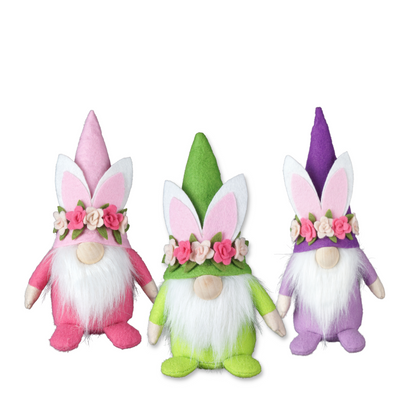 Wichtel Osterhase in 3 Farben erhältlich - In Kombination bilden die drei Wichtel das perfekte Trio zu Ostern. Höhe:20cm - Gewicht: 225 g - Applikationen: Filz Blumen, Hasenohren - Material: Filz, Holz, Stoff - Farben: grün, rosa, lila, weiß