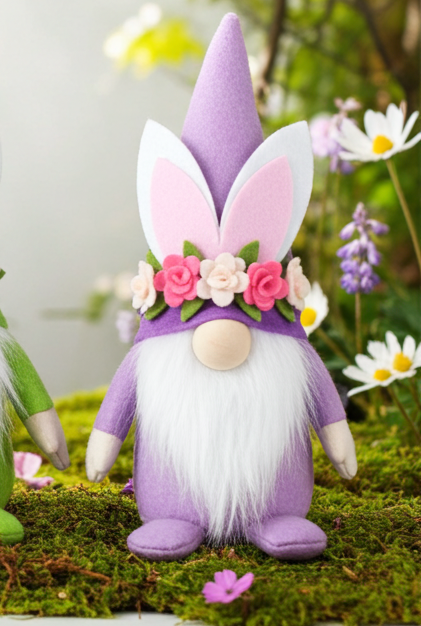 Wichtel Osterhase in 3 Farben erhältlich - In Kombination bilden die drei Wichtel das perfekte Trio zu Ostern. Höhe:20cm - Gewicht: 225 g - Applikationen: Filz Blumen, Hasenohren - Material: Filz, Holz, Stoff - Farben: grün, rosa, lila, weiß