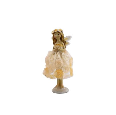 Elfe im Rosenkleid - stehend - in rosa oder apricot erhältlich. 
Maße: Höhe ca. 11 cm 
Material: Polyresin, Stoff, Metall
Farben: rosa, apricot
Lieferumfang: 1 Elfe in der ausgesuchten Farbe