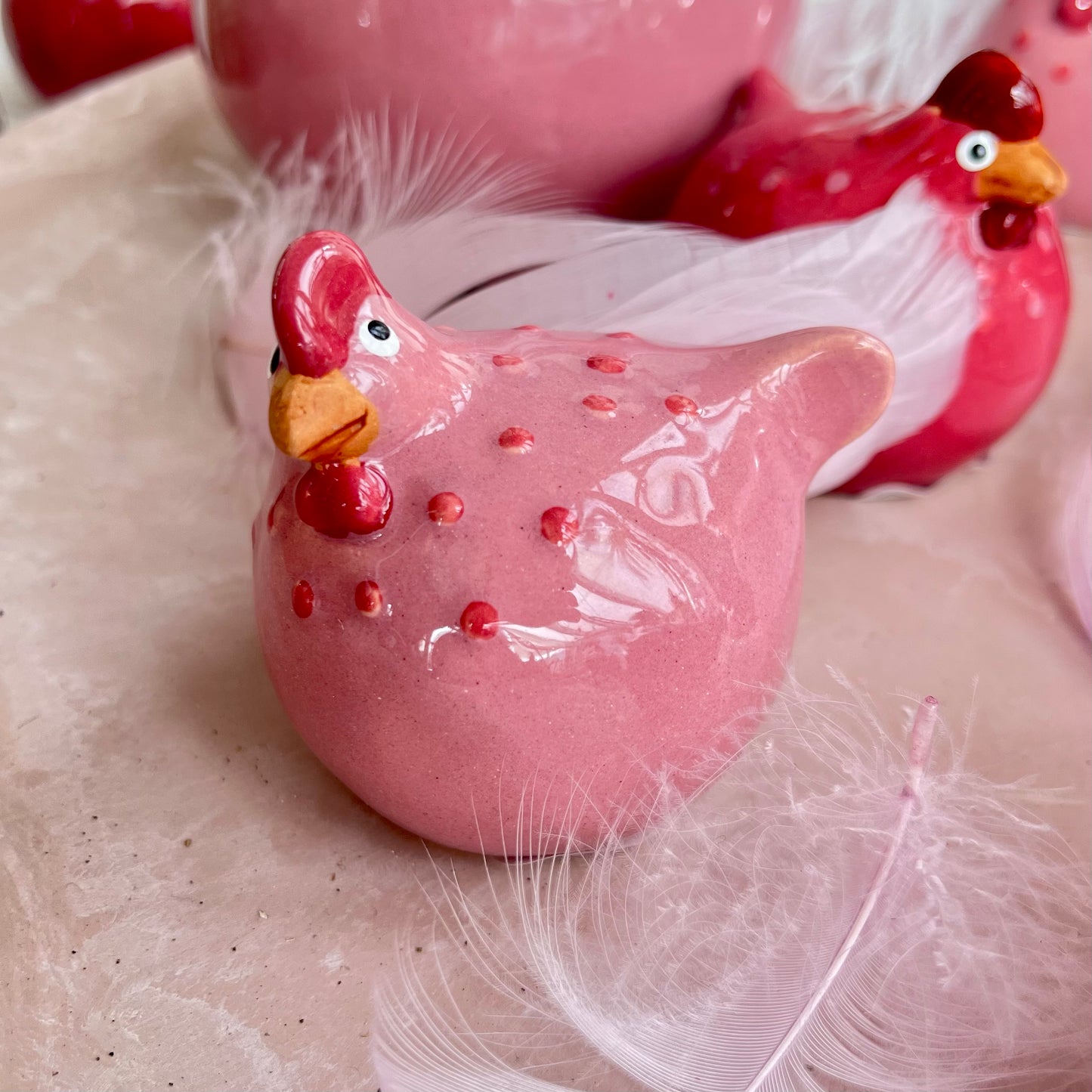 Huhn aus Keramik in 4 Farben und 2 Größen