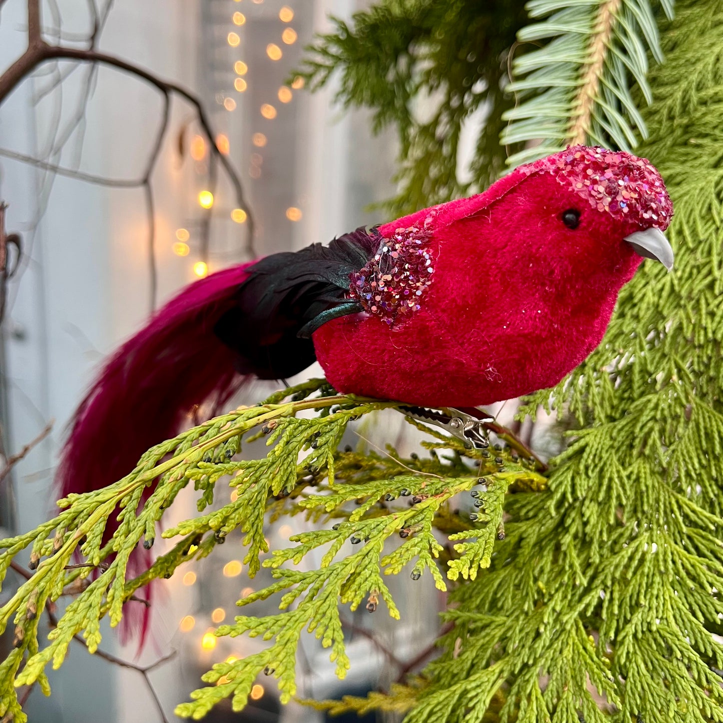 Vogel - mit Federn - Styropor - bordeaux - ca. 25 cm