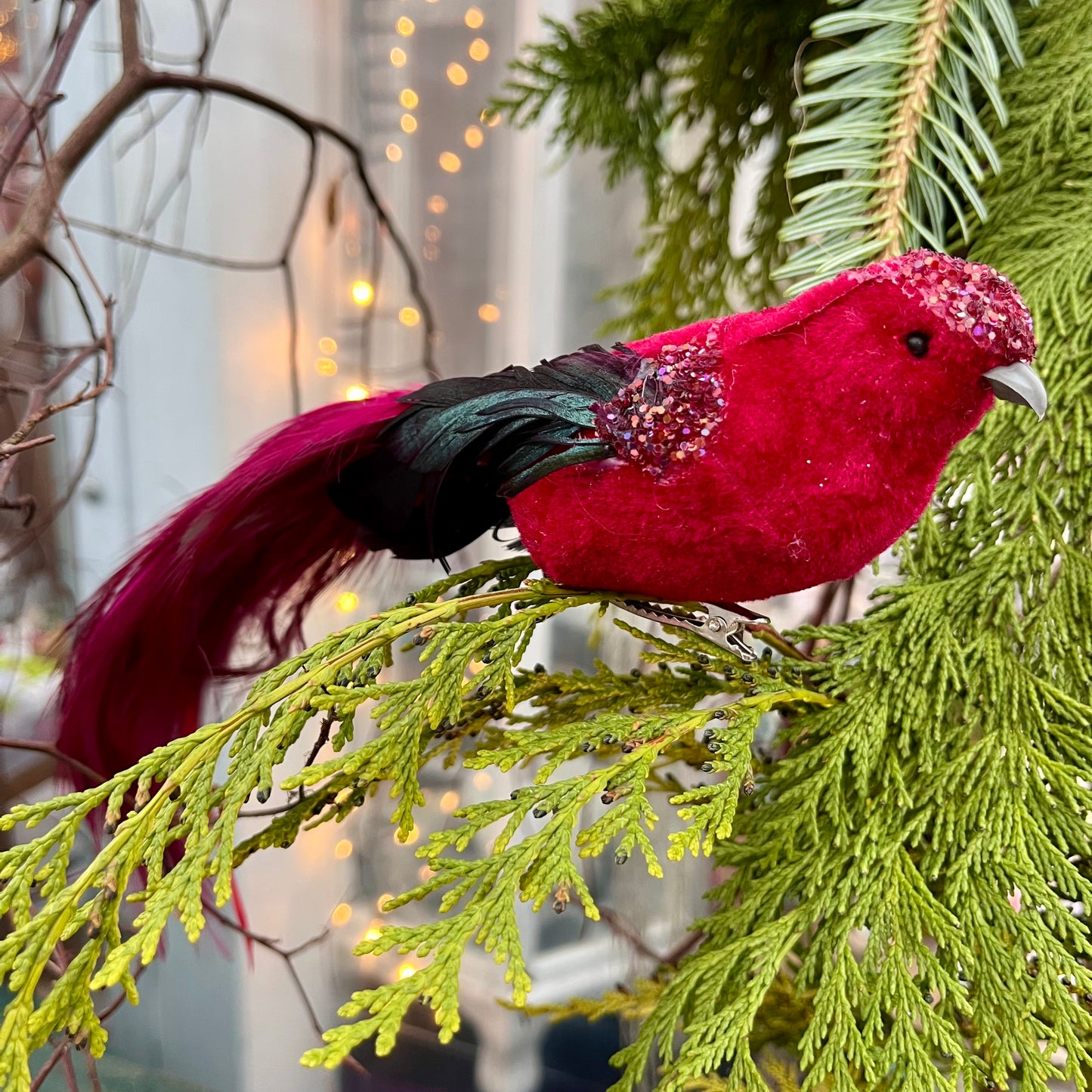 Vogel - mit Federn - Styropor - bordeaux - ca. 25 cm