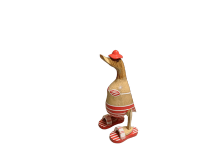 Ente aus Bambus - Badefreund - mit roten Flip Flops, Hut und Bikini - Höhe ca. 25 cm. Wunderschöne Deko aus Bambuswurzel. Jedes Teil handgefertigt und ein Unikat. Ein Hingucker für Drinnen und Draußen
