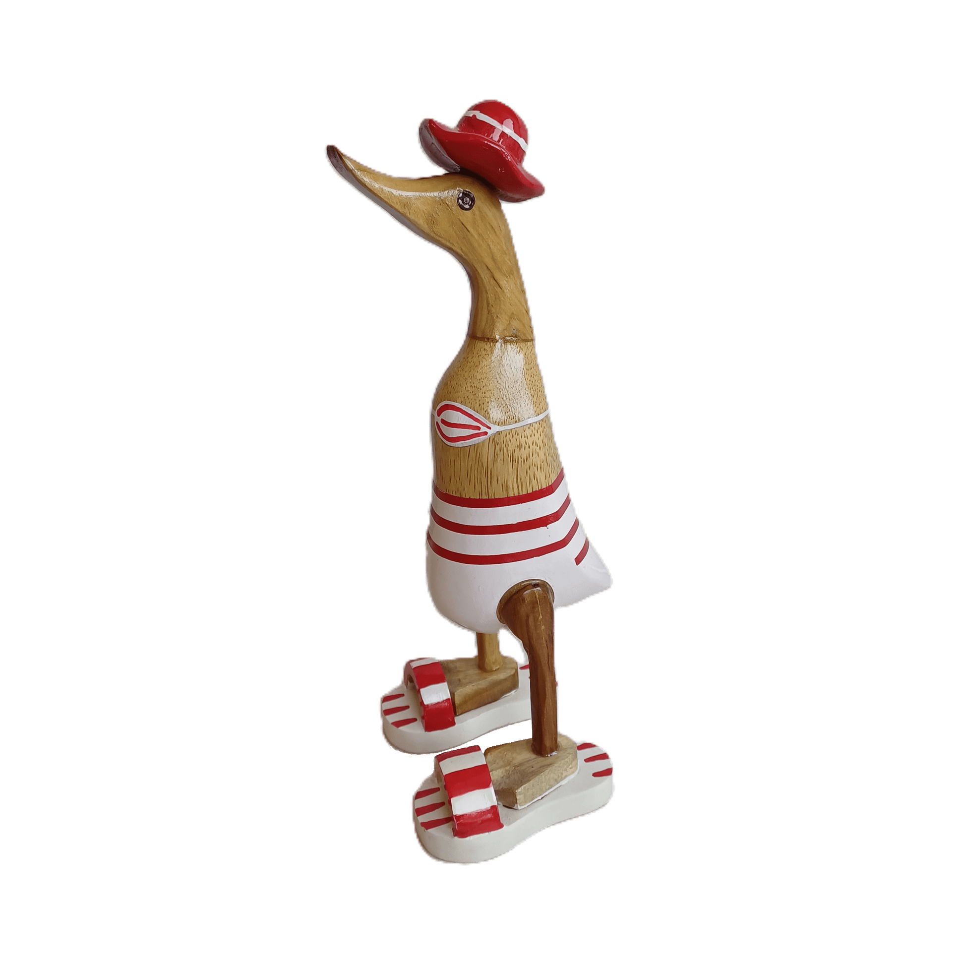 Ente aus Bambus - Badefreund - mit roten Badelatschen, Sonnenhut und Bikini - Höhe ca. 25 cm.
Wunderschöne Deko aus Bambuswurzel. Jedes Teil handgefertigt und ein Unikat. Ein Hingucker für Drinnen und Draußen.
Ente mit Bikini, Sonnenhut und Badelatschen in rot
Farbe: natur / rot / weiß
Material: Bambus
Maße: Höhe 25 cm
Ursprung: Indonesien
Das Bild ist KI-generiert