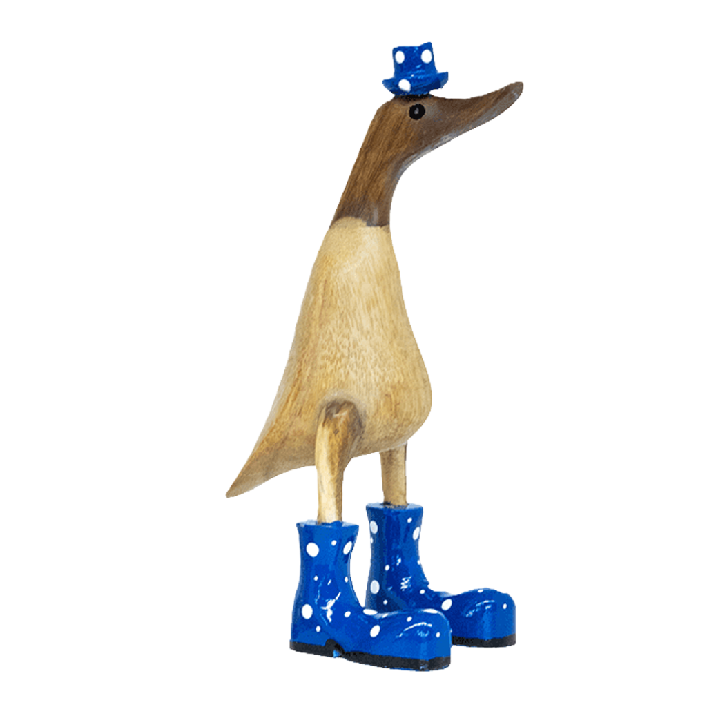 Ente aus Bambus mit blauen Stiefeln und Hut in einer Höhe von ca. 25 cm.
Jedes Teil handgefertigt und ein Unikat. Ein Deko Hingucker für Drinnen und Draußen. Zudem stehen die Enten aus Bambus für Familie, Treue & Liebe und Holz für Wachstum. So macht es sie dadurch auch zu einem bedeutungsvollen Geschenk für einen lieben Menschen.
Ente mit Stiefeln + Hut / blau
Farbe: natur / blau
Material: Bambus
Maße: Höhe ca. 25 cm
Ursprung: Indonesien