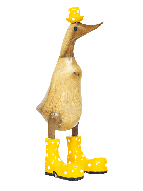 Ente aus Bambus mit gelben Stiefeln und Hut in einer Höhe von etwa 25 cm.
Jedes Teil handgefertigt und ein Unikat. Ein Deko Hingucker für Drinnen und Draußen.
Zudem stehen die Enten aus Bambus für Familie, Treue & Liebe und Holz für Wachstum. So macht es sie dadurch auch zu einem bedeutungsvollen Geschenk für einen lieben Menschen.
Ente mit Stiefeln + Hut / gelb
Farbe: natur / gelb
Material: Bambus / Holz
Maße: Höhe ca. 25 cm
Ursprung: Indonesien
