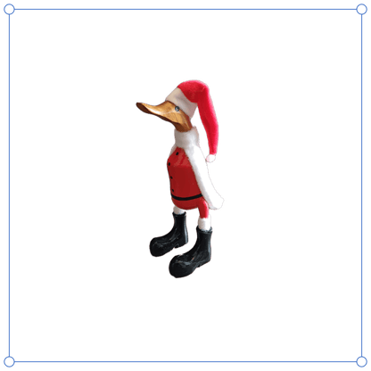 Bambusente Weihnachtsmann aus Bambus ca. 25 cm mit Mütze.
Jedes Teil handgefertigt und ein Unikat. Ein Deko Hingucker für Drinnen und Draußen. Zudem stehen die Enten aus Bambus für Familie, Treue & Liebe und Holz für Wachstum. So macht es sie dadurch auch zu einem bedeutungsvollen Geschenk für einen lieben Menschen.
Maße: H ca. 25 cm
Material: Bambus, Holz, Filz
Farbe: rot, schwarz, weiß
Ursprung: Indonesien