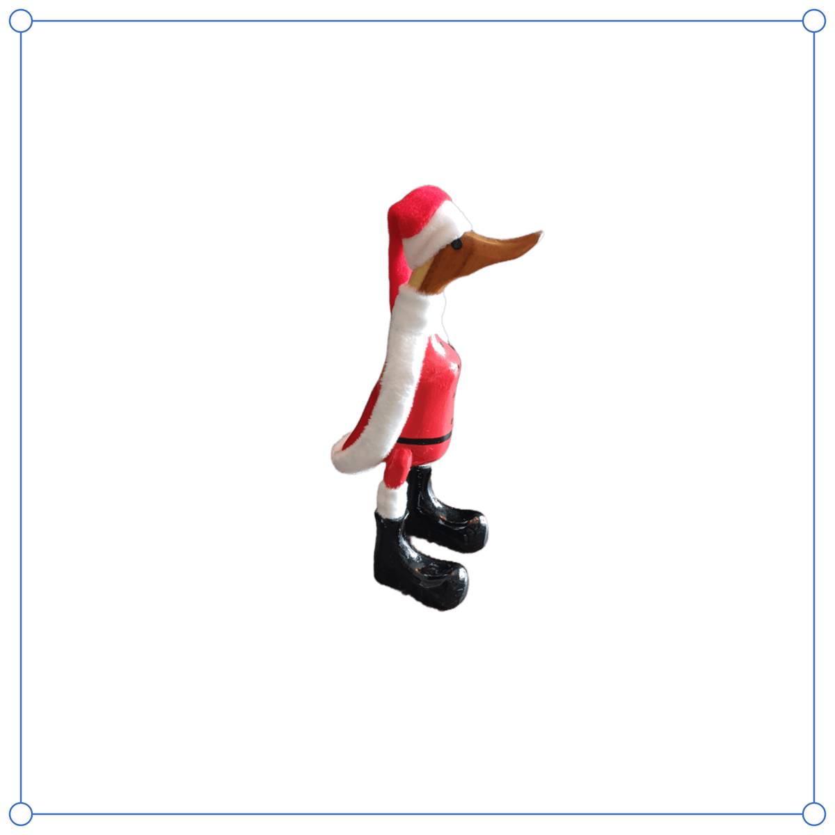 Bambusente Weihnachtsmann aus Bambus ca. 25 cm mit Mütze.
Jedes Teil handgefertigt und ein Unikat. Ein Deko Hingucker für Drinnen und Draußen. Zudem stehen die Enten aus Bambus für Familie, Treue & Liebe und Holz für Wachstum. So macht es sie dadurch auch zu einem bedeutungsvollen Geschenk für einen lieben Menschen.
Maße: H ca. 25 cm
Material: Bambus, Holz, Filz
Farbe: rot, schwarz, weiß
Ursprung: Indonesien