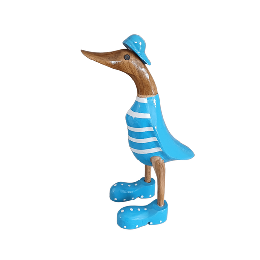 Strandente aus Bambus mit blauen Schuhen und Cap in einer Höhe von 25 cm. Wunderschöne Deko aus Bambuswurzel. Jedes Teil handgefertigt und ein Unikat. Ein Hingucker für Drinnen und Draußen