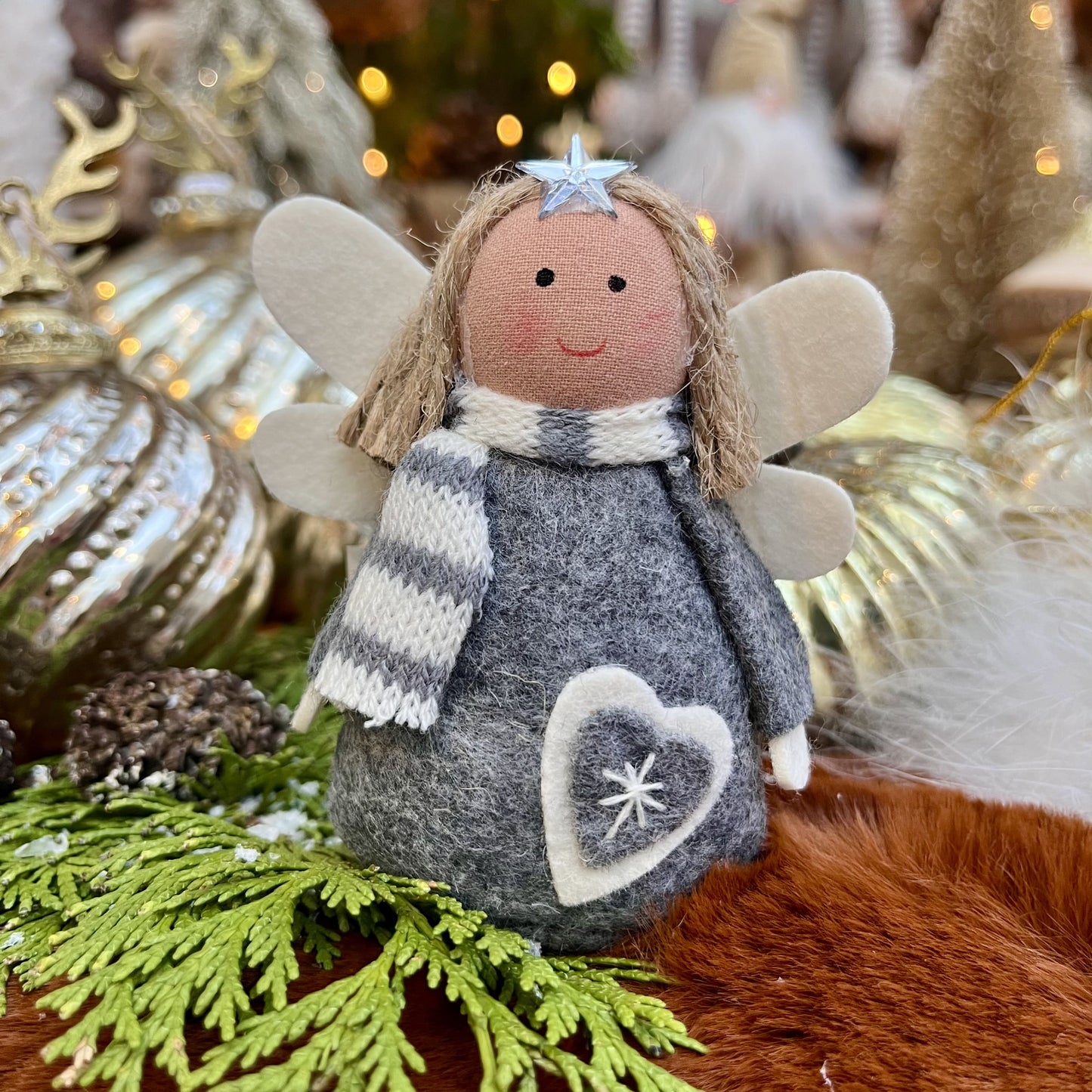 Filzengel mit Sternenkranz - weiß oder grau - ca. 10 cm - S´Wichtal