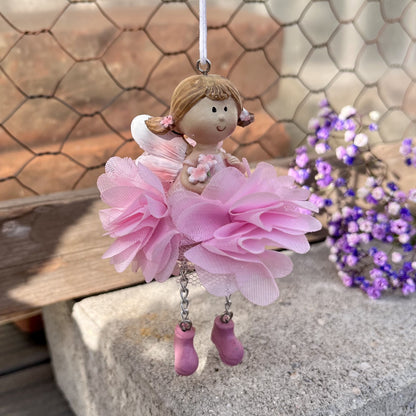 Hängerchen - Elfe - Seidenblume - Dekoration
Höhe: ca. 10,0 cm
Material: Polyresin, Seidenblume
Farben: lila, mint, rosa
Lieferumfang: 1 Elfe in der ausgesuchten Farbe