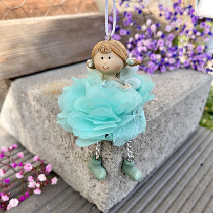 Hängerchen - Elfe - Seidenblume - Dekoration
Höhe: ca. 10,0 cm
Material: Polyresin, Seidenblume
Farben: lila, mint, rosa
Lieferumfang: 1 Elfe in der ausgesuchten Farbe