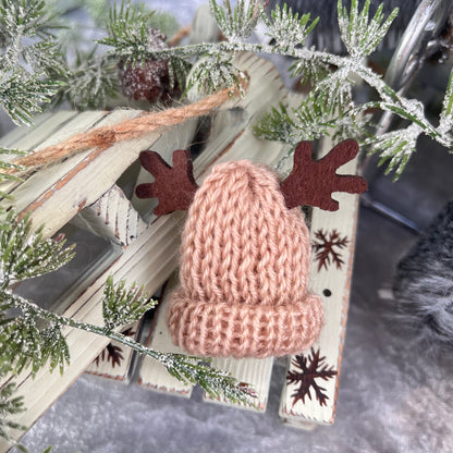 Strickmütze mit Geweih - braun - ca. 5 cm