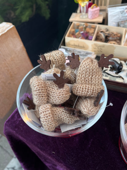 Strickmütze mit Geweih - braun - ca. 5 cm