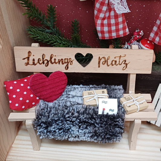 Kissen rot mit weißen Punkten als Wichteltür Zubehör - Ideal für Bänke und Stühle