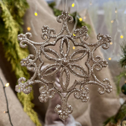 Schneeflocke zum Hängen in champagner mit einem Durchmesser von 12,5 cm - Material Kunststoff